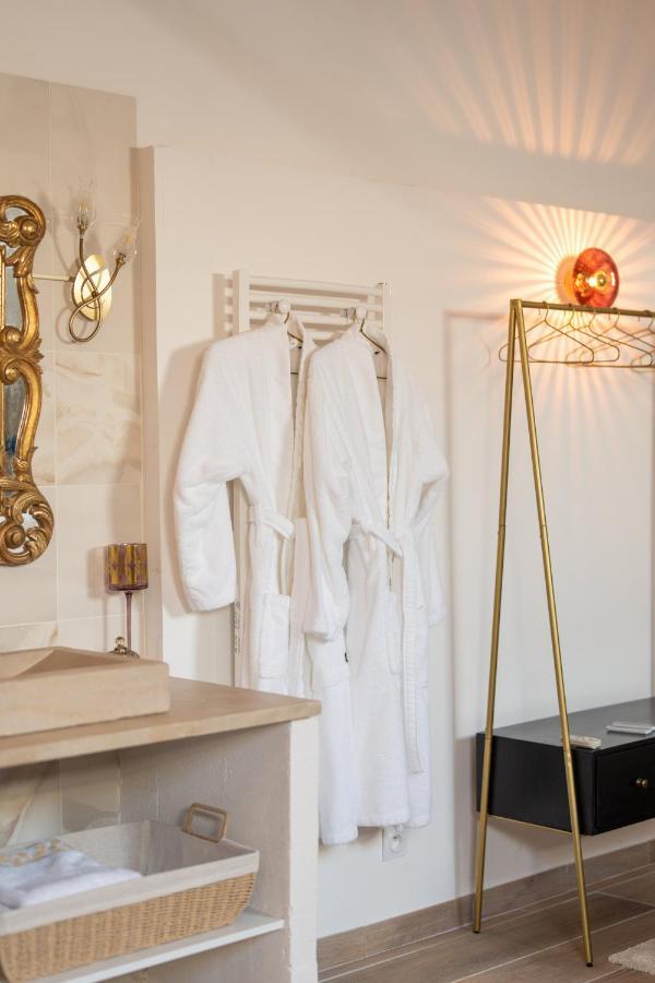 L'Avant Scene Meuble 5 Etoiles Parking Gratuit Jacuzzi อาวีญง ภายนอก รูปภาพ