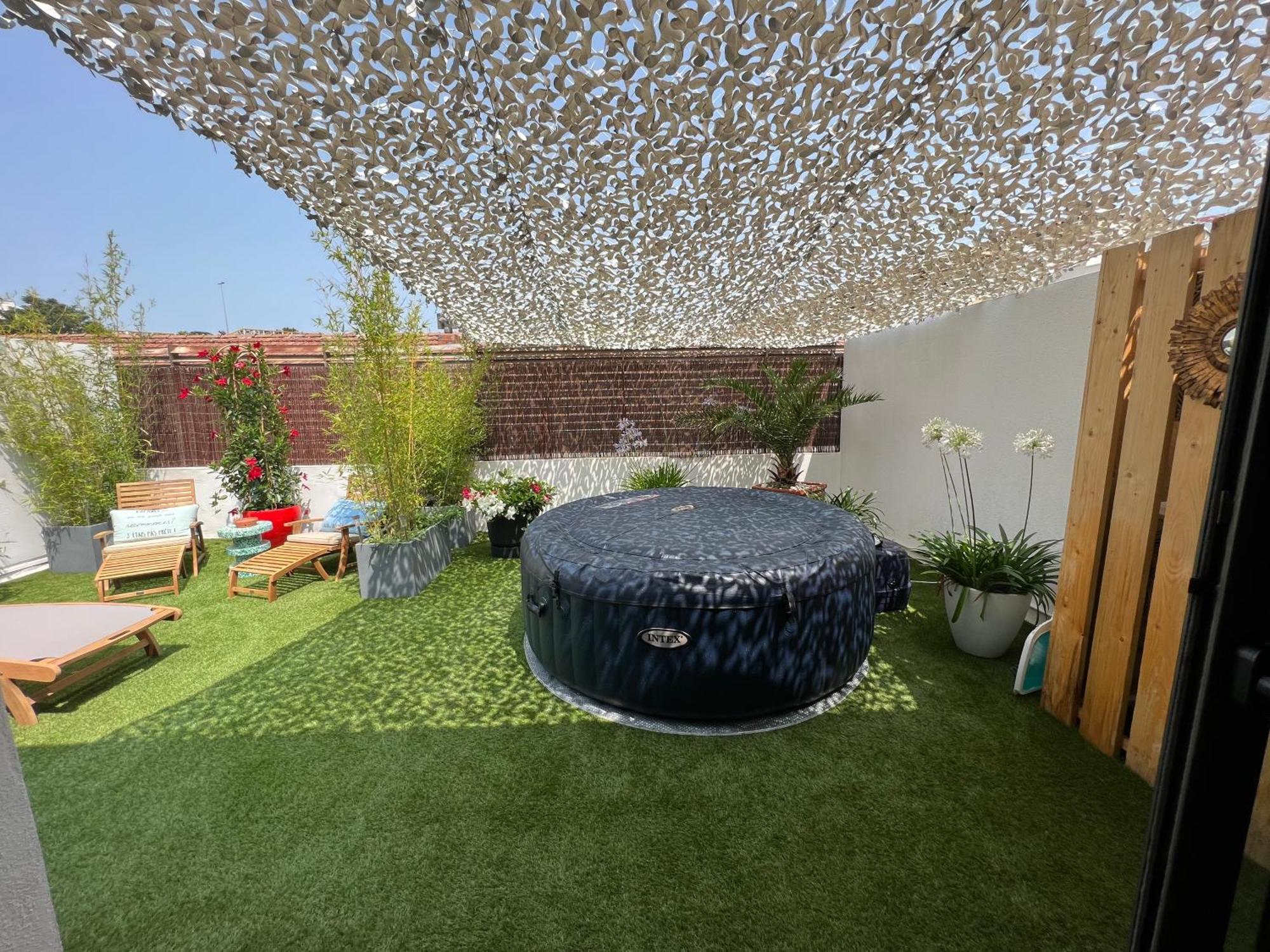 L'Avant Scene Meuble 5 Etoiles Parking Gratuit Jacuzzi อาวีญง ภายนอก รูปภาพ
